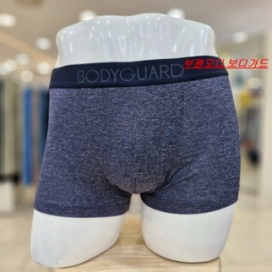 보디가드 남성들의 선호도가 높은 네이비 컬러의 남성드로즈BGMDB581