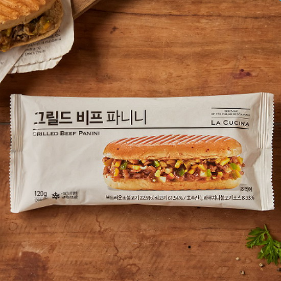 세진에프알에스 라쿠치나 그릴드 비프 파니니 120g이미지입니다. 누르면 해당 게시물로 새창이동합니다.