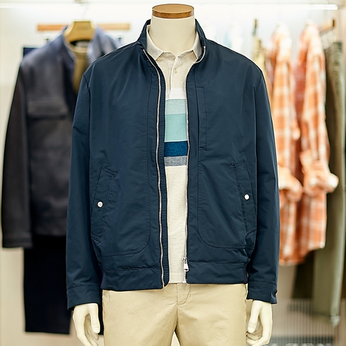 올젠 심플 하이넥 숏 점퍼 ZOC1JJ1306이미지입니다. 누르면 해당 게시물로 새창이동합니다.