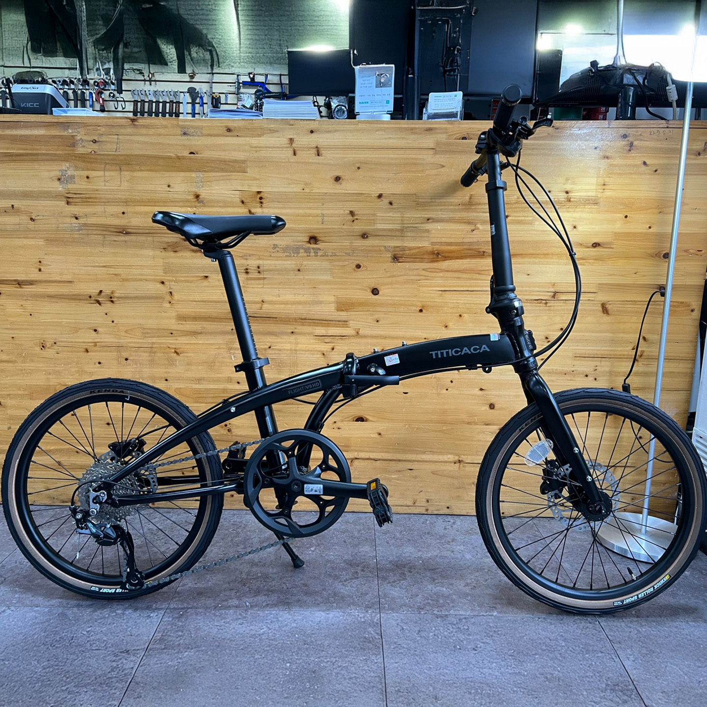 티티카카  플라이트 V9 HD