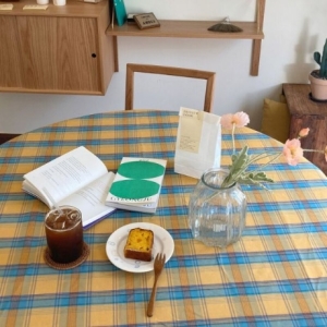 에블린 빈티지 체크 방수 식탁보 6size 2인 4인 테이블러너 감성캠핑 테이블보 커버매트