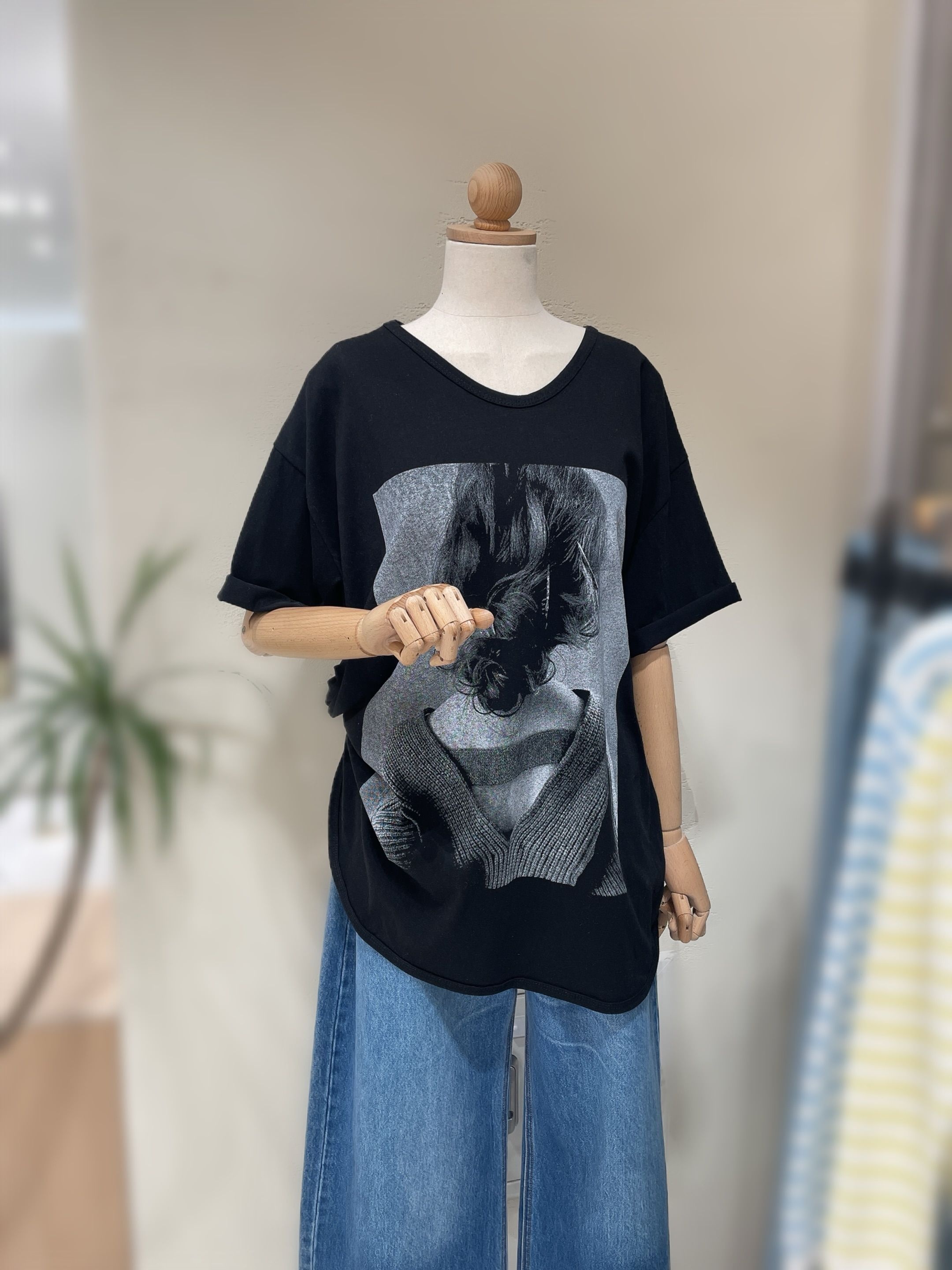 러브앤쇼 그래픽 박스 롱 티셔츠 GCGEGTS06