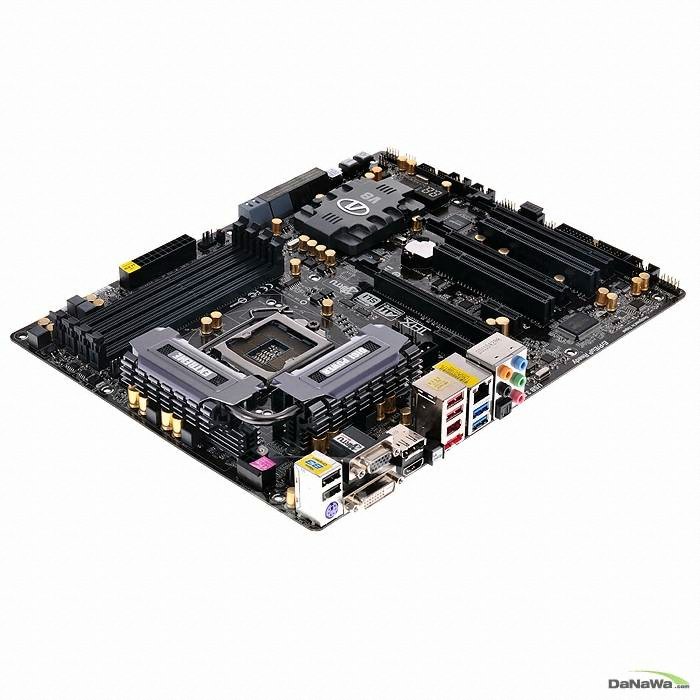 ASRock Z68 Extreme4 Gen3 디앤디컴