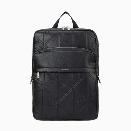 캘빈클라인진 남성 라지 엠보스드 엠블럼 슬림 스퀘어 백팩 4D3328G-UB1
