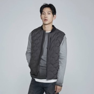 U.T 남성 POLY 경량 튜브 다운 베스트 B224DW400P