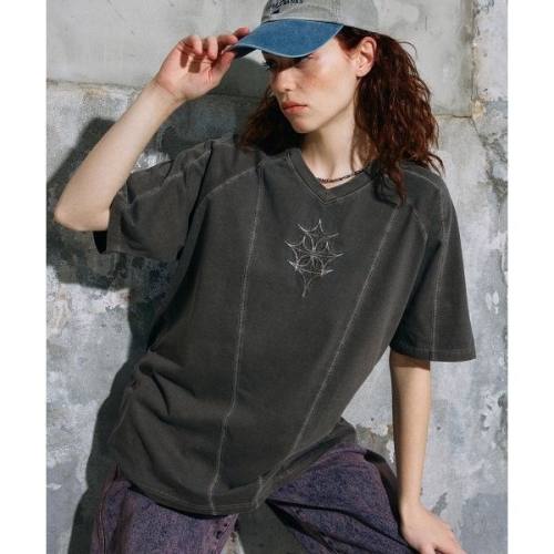 피그먼트 가까이 유니언즈 GAKKAI UNIONS 브이넥 컬 체인 반팔 티셔츠 카키모카 G7770118KK 270835