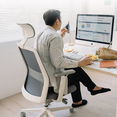 �õ��� T40 ȭ��Ʈ ��ǻ�� å�� ���� HLDA