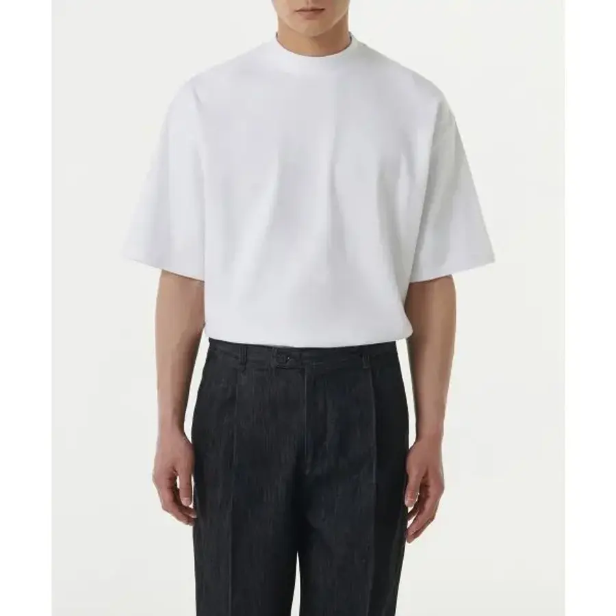 MUSINSA STANDARD 오버사이즈 모크 넥 티셔츠 화이트 MMDTS5Z03-WH 122309