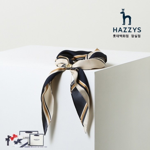 헤지스 네이비 헤리아토 삼각링 실크 스카프 HISC5E630N2이미지입니다. 누르면 해당 게시물로 새창이동합니다.
