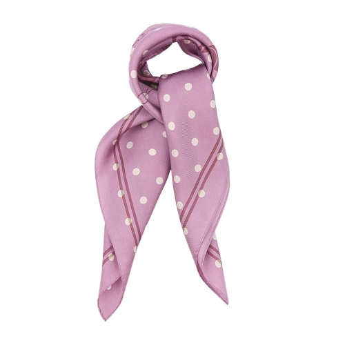 코치 도트 프린트 실크 스퀘어 스카프 CO100630 LILAC/CHALK이미지입니다. 누르면 해당 게시물로 새창이동합니다.