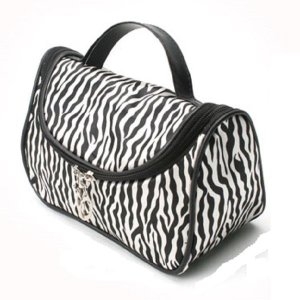 제브라 빅 파우치 거울포함 PH010 WDAF6EC이미지입니다. 누르면 해당 게시물로 새창이동합니다.