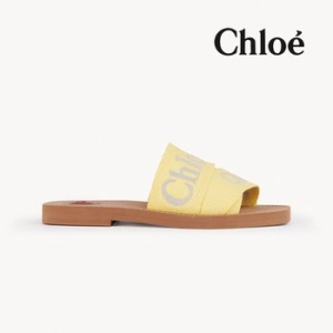 끌로에 우디 플랫 뮬 Yellow 샌들 슬리퍼 CHC23U188EF9V0이미지입니다. 누르면 해당 게시물로 새창이동합니다.