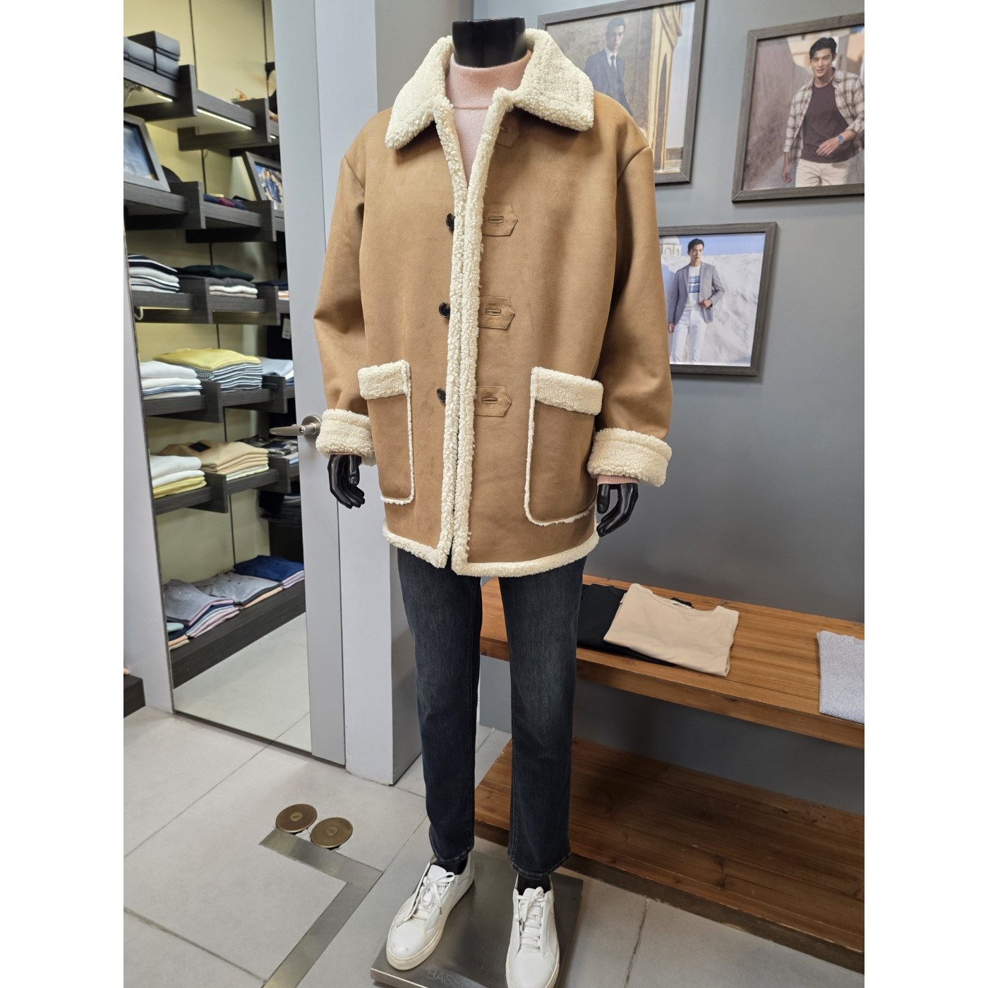 Z4UA49A -3990 페이커 레더 세미오버핏 하프 코트 무스탕 점퍼 카멜계열 100