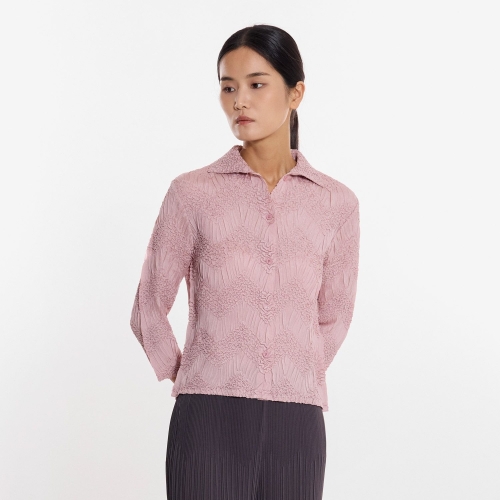 플리츠미 프릴 오블리크 카라 버튼 블라우스_PPBLF225001