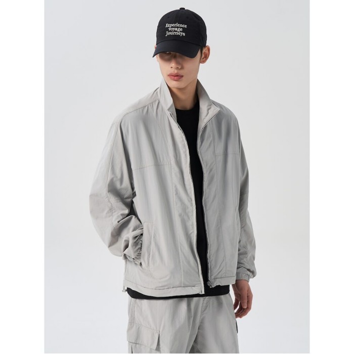  에잇세컨즈 경량 윈드브레이커_424339FYR3