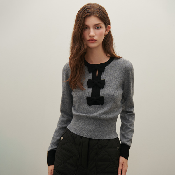 사틴 배색 리본 포인트 니트 O254T922_이미지