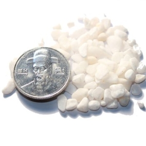 백자갈 3~5mm 1포 /모래/자갈/어항자갈/어항모래/어항바닥재/바닥모래/열대어모래/수족관자갈/수족관모래