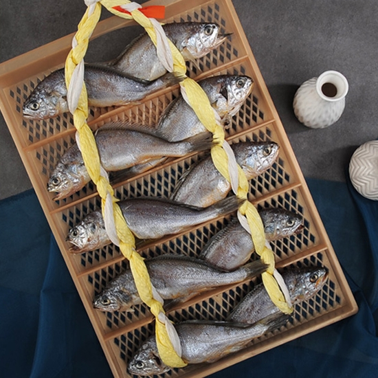 성지굴비 영광법성포 성지굴비 선물세트 3호 1kg내외이미지입니다. 누르면 해당 게시물로 새창이동합니다.