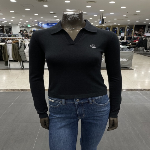 캘빈클라인 여성 슬림핏 크롭 브이넥 카라 니트 47D372G-UB1_DG이미지입니다. 누르면 해당 게시물로 새창이동합니다.