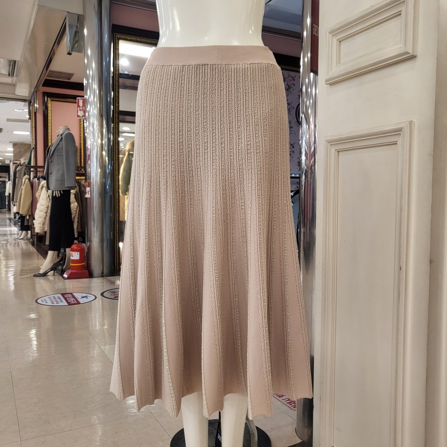 BCBG 글리터링 니트 스커트 B4A2K718