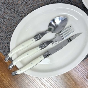 라귀올 르리에 알비스 3종 디너 커트러리세트이미지입니다. 누르면 해당 게시물로 새창이동합니다.