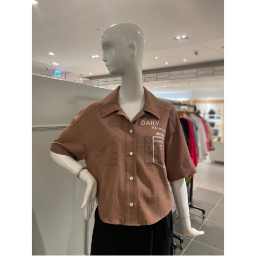 르니앤맥코이 카라넥 주머니 프린트 블라우스 MM09BL604HJY