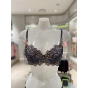 와코루 고전적인 장미 자수 23A/W 광고 로즈 리본브래지어 WBR2040E_이미지