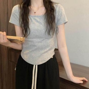오노마 ONM 깔끔한 유넥 디자인 여자 슬림 스타일 반팔 티셔츠 33421384