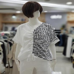 SG세계물산 에이비에프지 세이브존09 브이넥 레터링블라우스티 afg2k39f S16277035