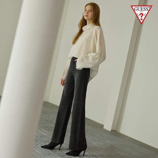 게스 여성 26FW 뉴 플레어핏 데님
