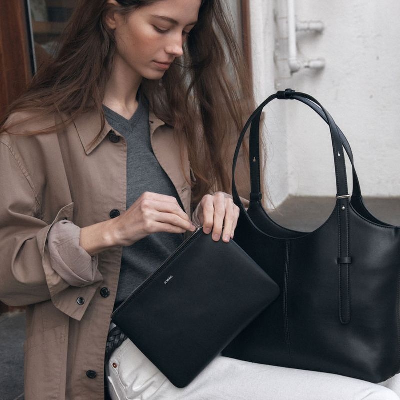 ��޸��� 90 Veneta Bag Medium Black 2599319 414885