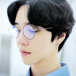 스타일호른 브랜다 원형 베타 티타늄 안경테 요즘은 이 제품이 대세