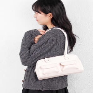 가벼운 국내제작 무지 포켓 바게트형 와이드 슬림 지퍼 숄더백 스트릿 가방 K42103