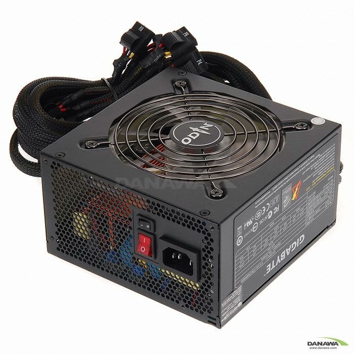 GIGABYTE ODIN Plus 600W 80PLUS�����