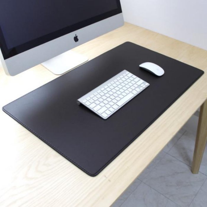 아리아라 가죽 메탈 데스크패드 750