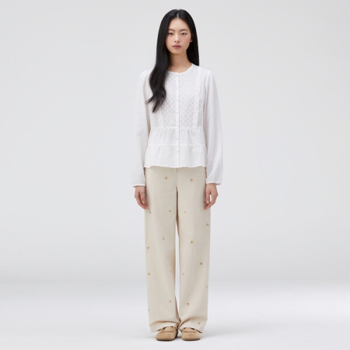  써스데이아일랜드 여성 아일렛 배색 프릴 블라우스 T262MBL135W