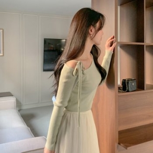 악녀일기 멜로 숄더 니트