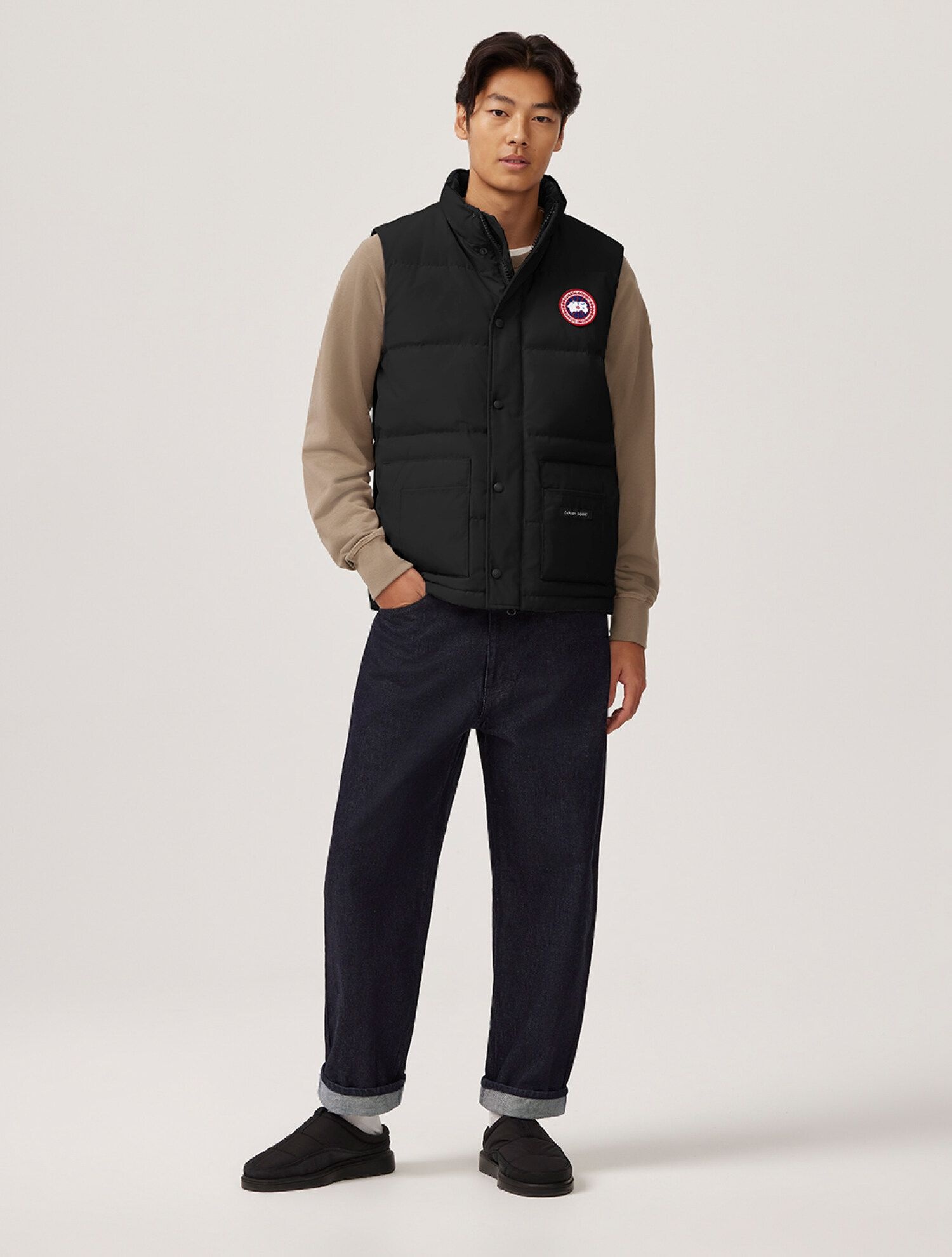 MENS 프리스타일 크루 베스트 Black _Q246AMVC02BKN