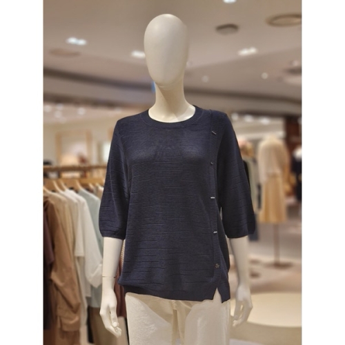 레노마 더 슬럽 절개 니트 R2G35KPO220이미지입니다. 누르면 해당 게시물로 새창이동합니다.