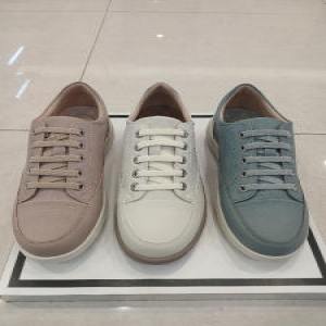 엘칸토 여성 초경량 데일리스니커즈LCWC05U513이미지입니다. 누르면 해당 게시물로 새창이동합니다.