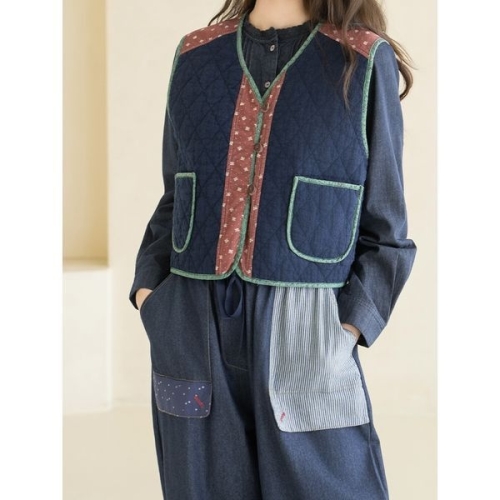 마담4060 엄마옷 내추럴포엠 여성 데일리 조끼아기자기배색포켓-FVE2510003