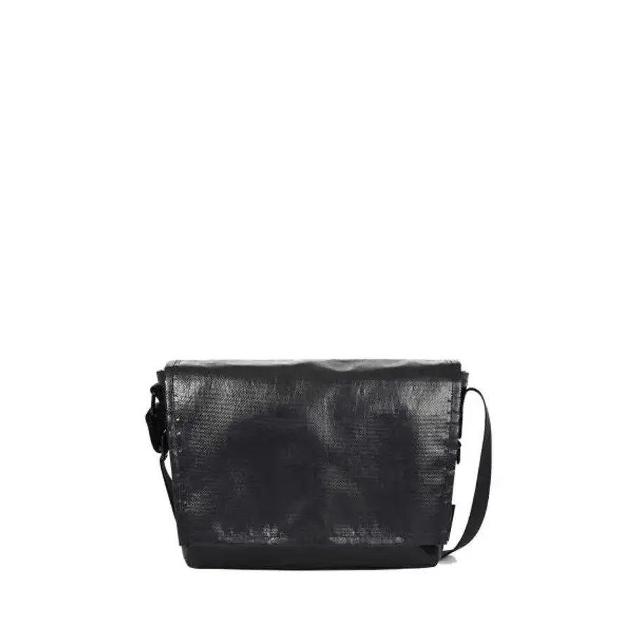  카네이테이 크로스백 MINIMAL MIL MESSENGER BAG S BLACK / UPCYCLED 217243