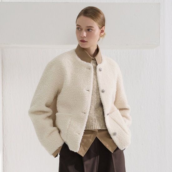 리오벨 쥬얼 단추 부클 자켓 3127649