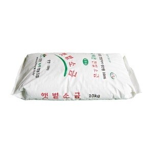 신안<b>천일염</b> <b>10kg</b> 17년산 천연옹판타일 숙성/탈수 저염도 요리소금