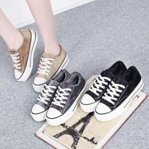 타미나 벨벳 퍼 통굽 스니커즈 CNK휴버트 7589949