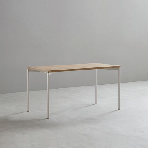 데스커 베이직 책상 (1400x600)