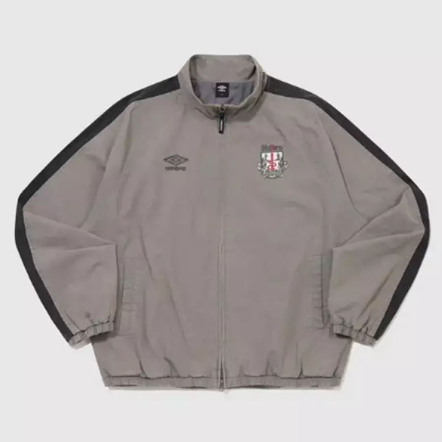 엄브로 DISTRICT11 스탠넥 워싱 바람막이 자켓 UR321CJK99 DARK CHARCOAL
