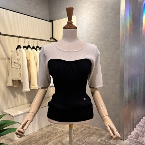 뷔스티에 배색 니트 AOA2HW31E