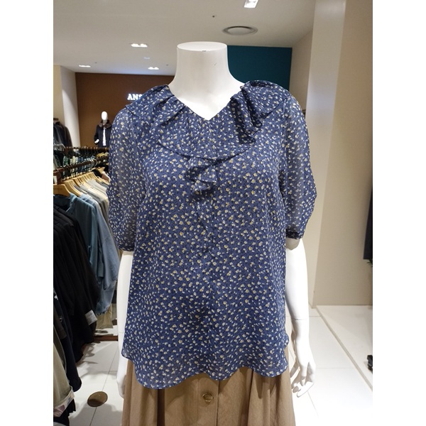 안지크 브이넥패고딩자수블라우스 AG2BL5170_이미지
