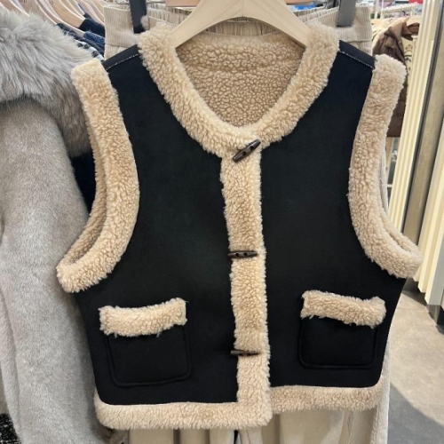 밀스튜디오 HC06 무스탕 조끼 라운드 토글단추 무스탕 조끼 LRBVTR100BK5